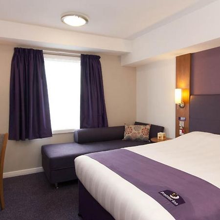Premier Inn Kidderminster Bagian luar foto
