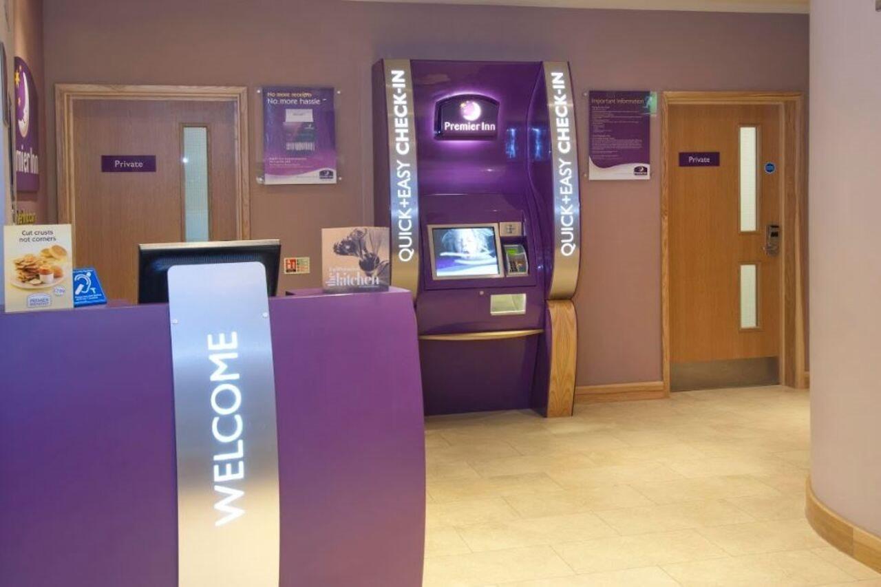 Premier Inn Kidderminster Bagian luar foto