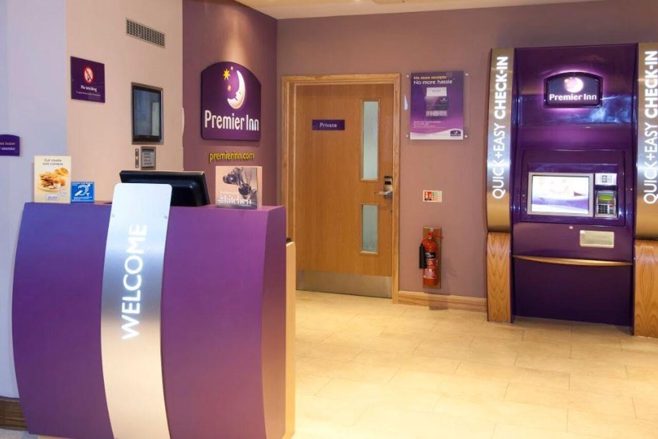 Premier Inn Kidderminster Bagian luar foto
