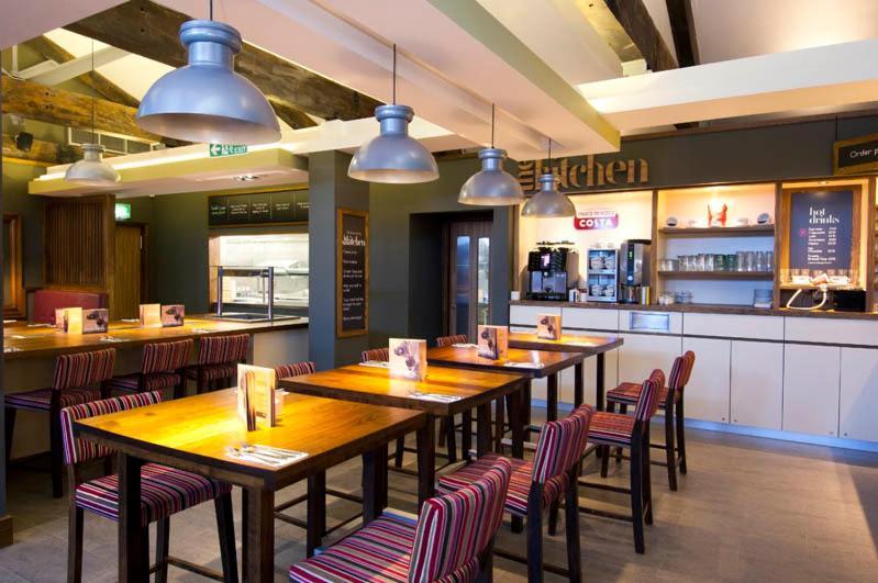 Premier Inn Kidderminster Bagian luar foto